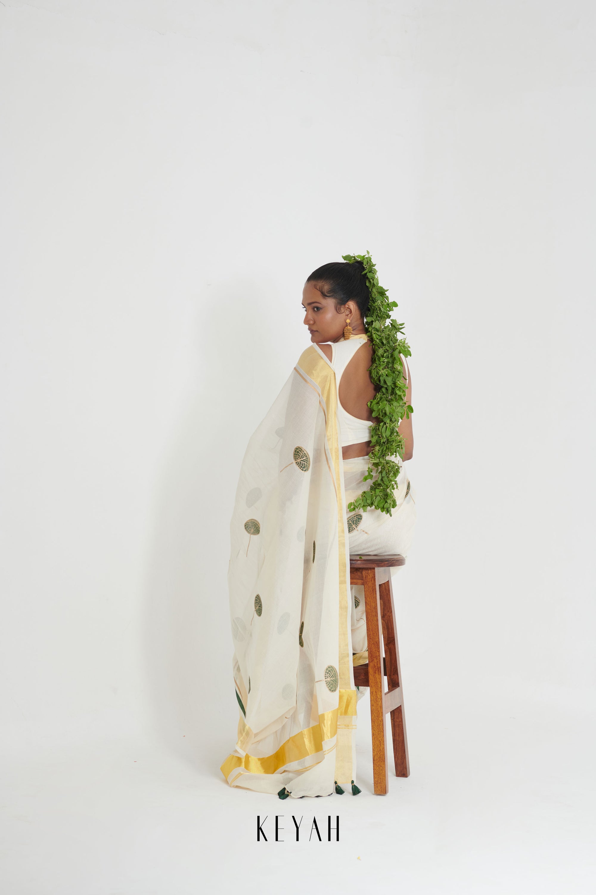 Oshxonada gozal anal jinsiy aloqa Onlayn porno tomosha qilish: Nabirasi mast buvini sikadi