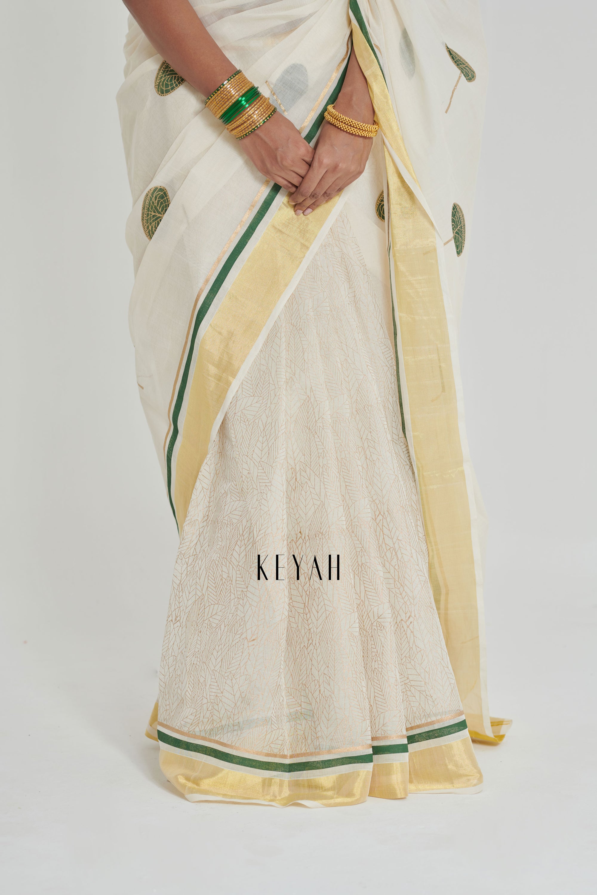 Soqol olingan mushuk yaqindan Spike bilan jinsiy aloqa Twilight